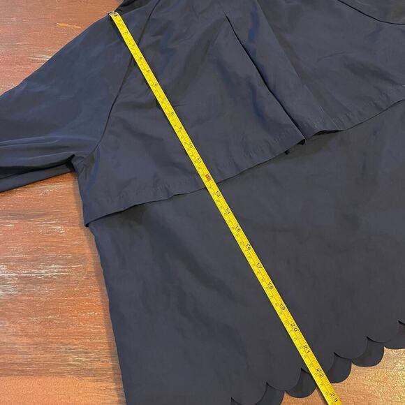 Banana Republic Water Resistant Scallop-Hem Jacket w/ Packable Hoodie Size M - Picture 8 of 8